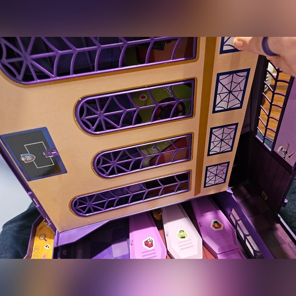 Monster High 2012 High School Play Set Incomplete Coffins Doors Stairs Stickers - Picture 7 of 11
